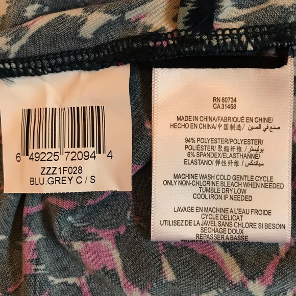 BCBGMAXAZRIA Wrap Stretchy Blouse. Attached Belt. (Poly/Spandex). EUC - Picture 5 of 6
